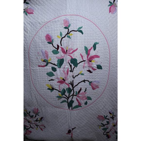 Vintage 1930's Magnolia Dogwood Applique Quilt - Large 85x75" - Picture 1 of 14
